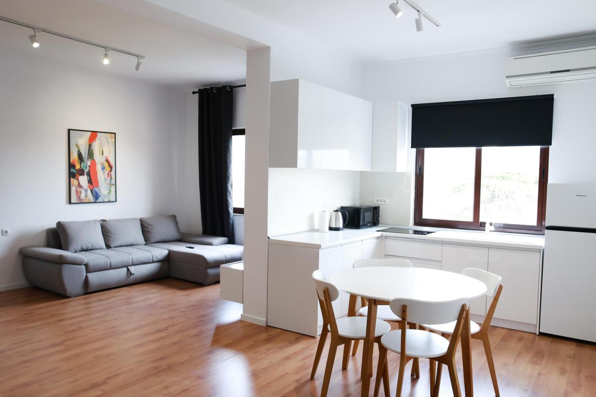 Bianca Vista Tirana Apartment Bagian luar foto