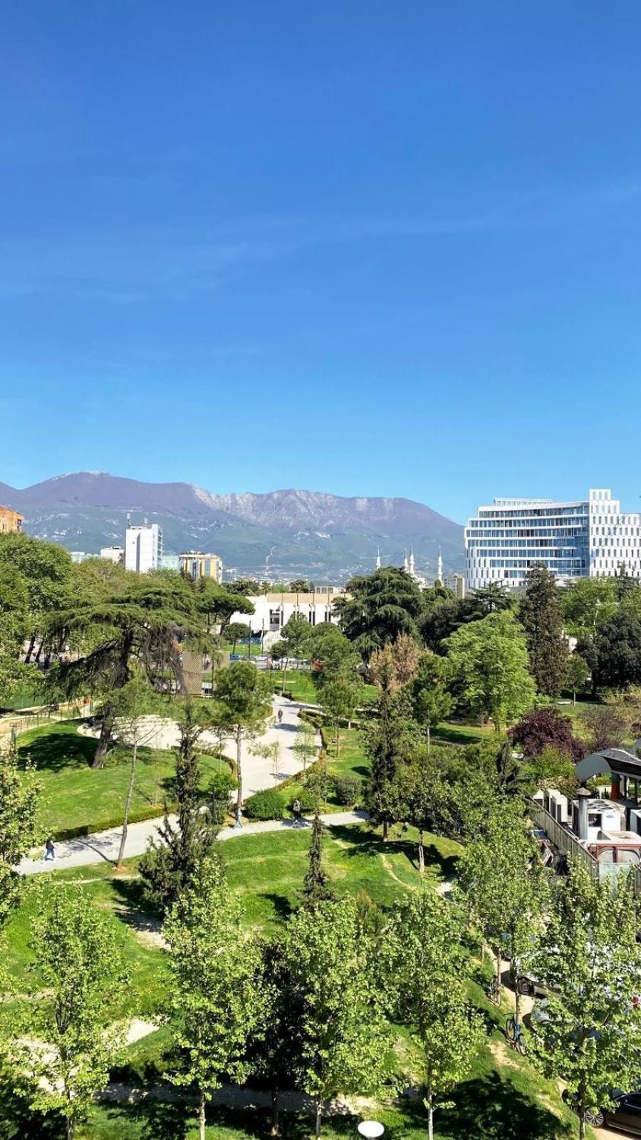Bianca Vista Tirana Apartment Bagian luar foto